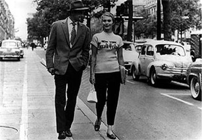 Jean-Paul Belmondo y Jean Seberg, en 'Al final de la escapada', de Jean-Luc Godard.