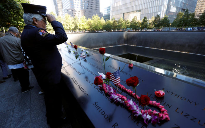 NY rinde homenaje a las víctimas del 11-S en el vigésimo aniversario