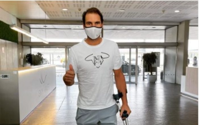 Reaparece Rafael Nadal con muletas | Post