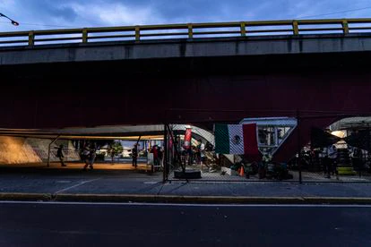 La escuela de boxeo Conde, ubicada bajo un puente en Azcapotzalco.