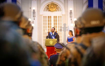 Bukele participa en una ceremonia por el día de la independencia en el Palacio Presidencial el 15 de septiembre.