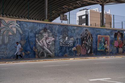 Mural conjunto de artistas de Róterdam, Roma y Melilla.