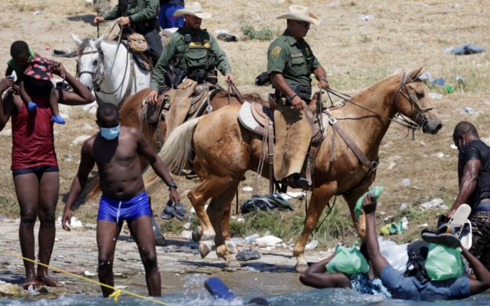La Casa Blanca anuncia que Patrulla Fronteriza ya no utilizará caballos en Del Río