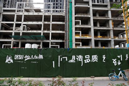 Un edificio de viviendas de Evergrande a media construcción en Luoyang, el 16 de septiembre.