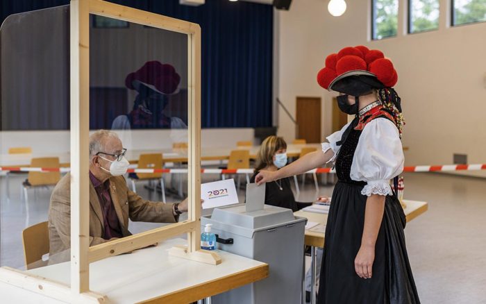 Los alemanes acuden este domingo a unas elecciones sin Angela Merkel y con el escenario abierto