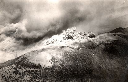 Erupción del volcán de San Juan en 1949 cerca de Fuencaliente (La Palma). 