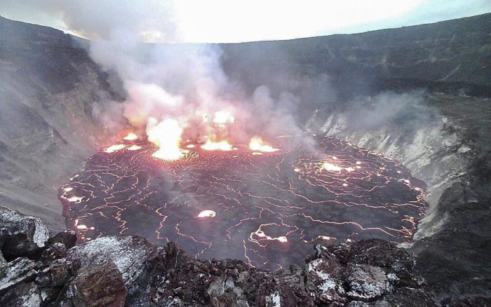 Estados Unidos: El volcán hawaiano de Kilauea entra en erupción | Video