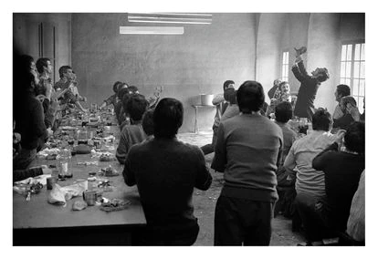 Rodaje en marzo de 1981 de la comida de celebración de la boda de un recluso en 'La fuga de Segovia'.