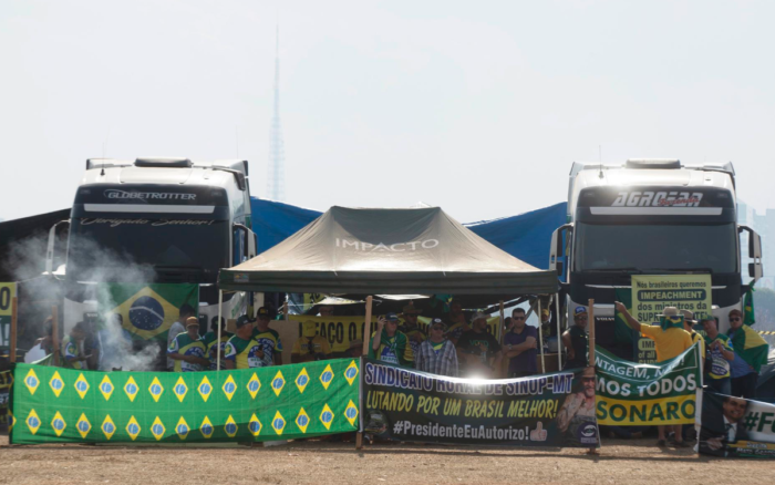 Brasil | Camioneros pro Bolsonaro bloquean carreteras y exigen destitución del Supremo en