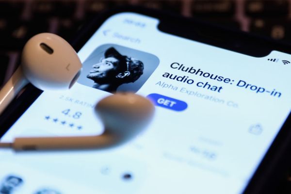 Clubhouse agrega clips, repeticiones para escucha asincrónica, mejor búsqueda y audio espacial para Android