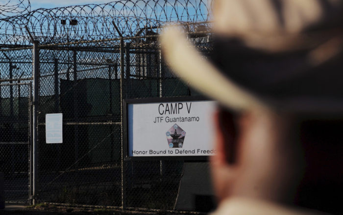 EU estudia reanudar las operaciones en el centro de detención de migrantes de Guantánamo