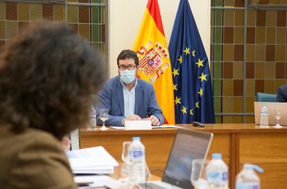 El secretario de Estado de Empleo y Economía Social, Joaquín Pérez Rey, durante la reunión de la Mesa de Diálogo Social este lunes.