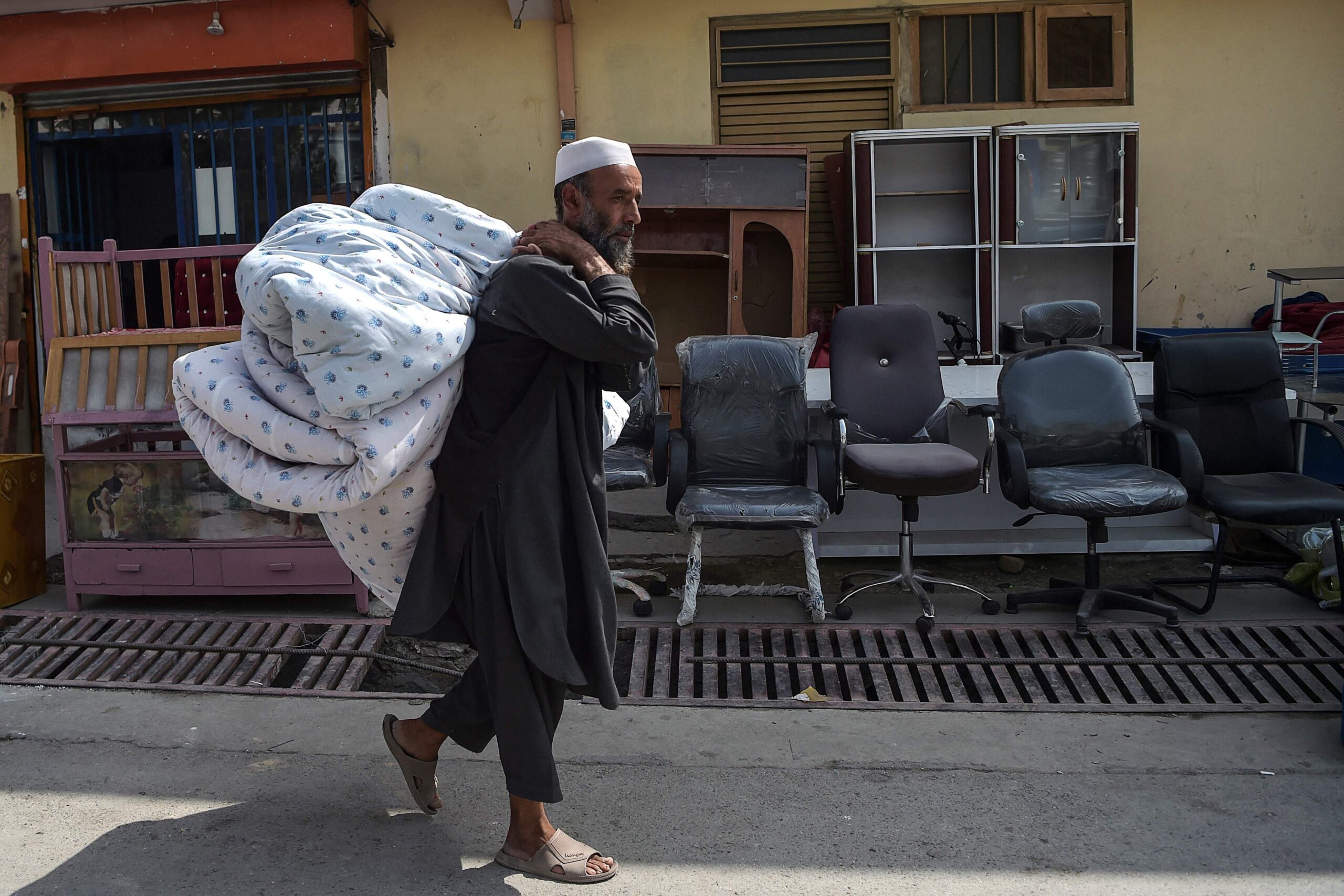 El mercado que surgió de la desesperanza en Kabul