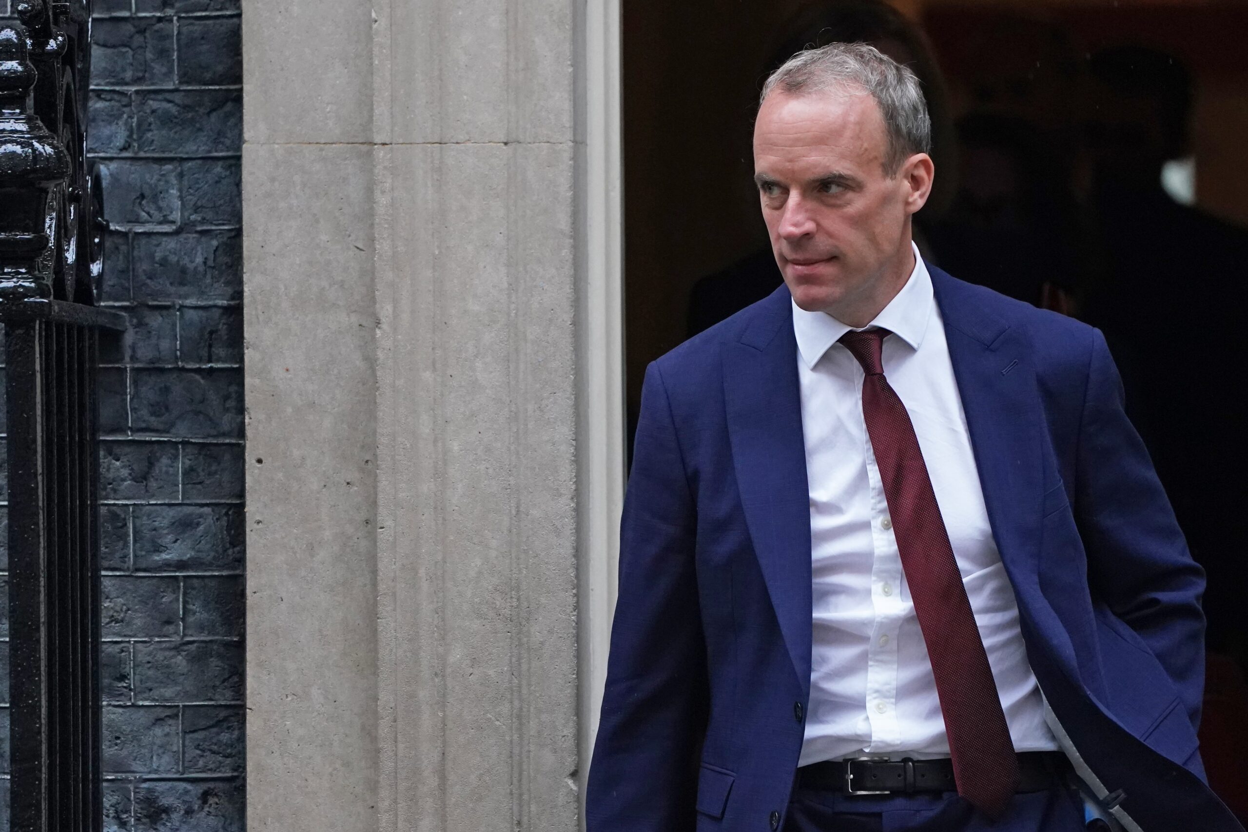 Johnson expulsa a Dominic Raab del Ministerio de Exteriores en una amplia remodelación de Gobierno