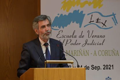 El presidente del Tribunal Supremo y del Consejo General del Poder Judicial (CGPJ), Carlos Lesmes, interviene en la inauguración de la XXIII edición de la Escuela de Verano del Poder Judicial, en el pazo de Mariñán (A Coruña), el 21 de septiembre.