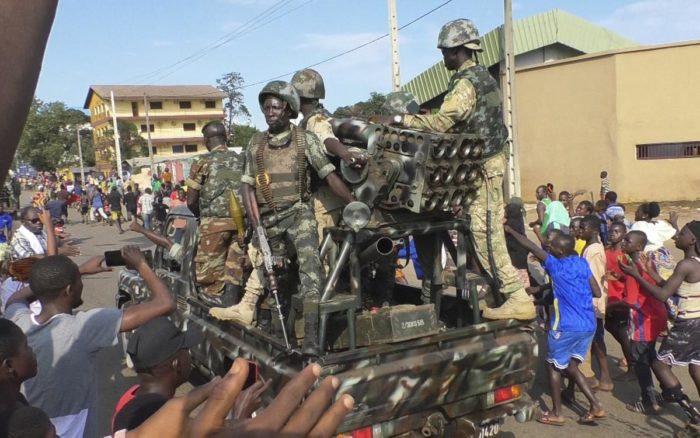 Los militares golpistas ordenan la liberación de todos los ‘presos políticos’ en Guinea