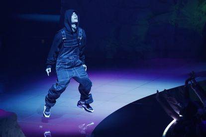 Justin Bieber actúa en la gala de los MTV, donde se llevó el premio a mejor canción pop.

