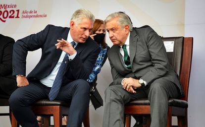 El presidente de Cuba, Miguel Díaz-Canel, y Andrés Manuel López Obrador, este jueves.
