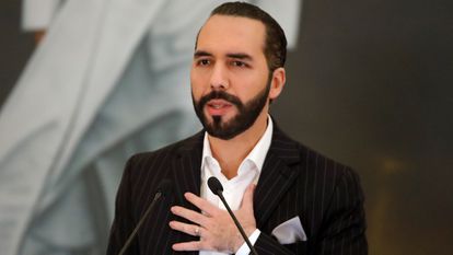 Nayib Bukele jubila a un tercio de los 690  jueces de El Salvador