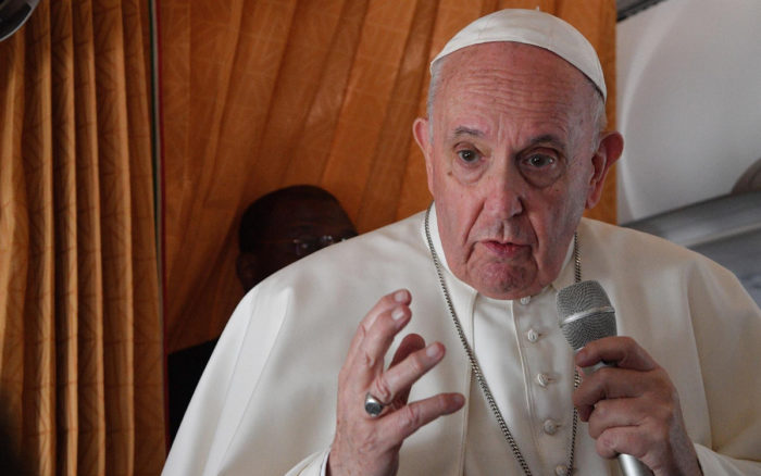 Papa Francisco pide a la Iglesia reconocer errores y pedir perdón por los abusos
