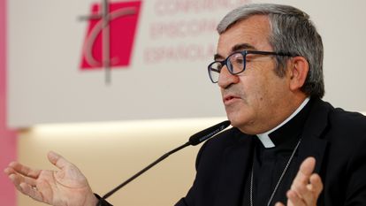 El portavoz de la Conferencia Episcopal Española, Luis Argüello, en la rueda de prensa de este jueves en Madrid tras la reunión de la Comisión Permanente de los obispos.