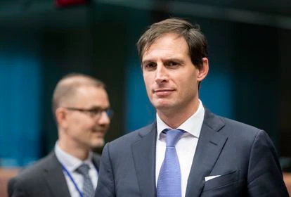 El ministro de finanzas danés, Wople Hoekstra, en una reunión de la Eurozona en 2017