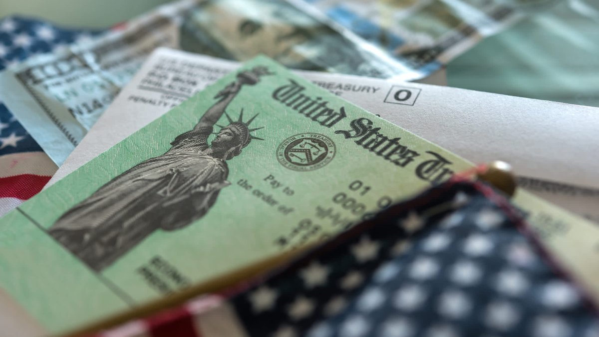Inmigración e impuestos: lo que debes saber si eres indocumentado o un residente legal permanente