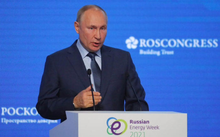 Rusia puede ayudar a Europa y no usará el gas como un arma: Putin
