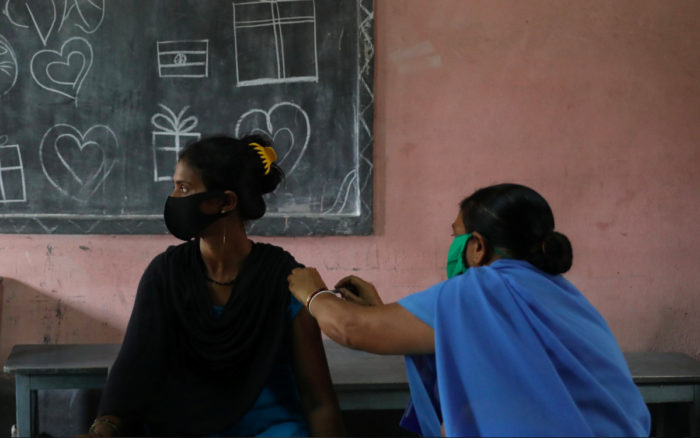 En India, se saltan la segunda dosis de la vacuna anti-Covid