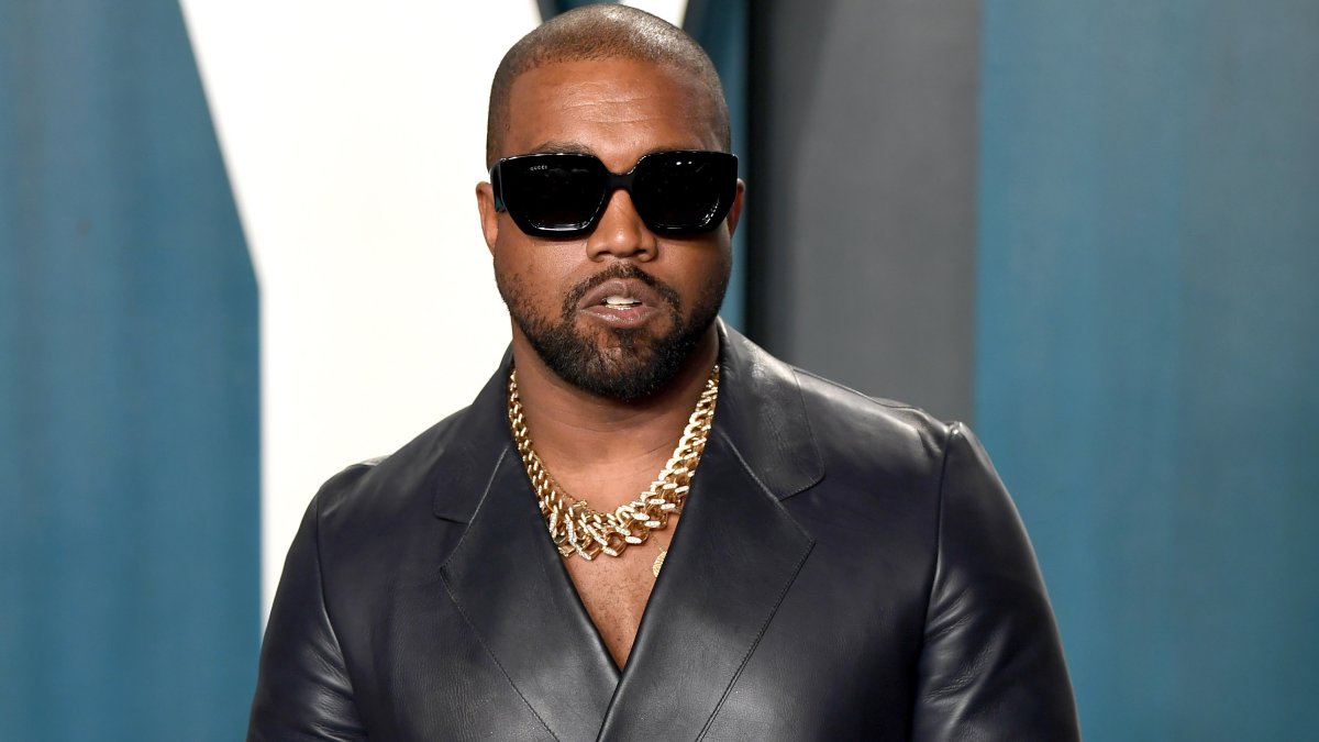Kanye West cambia legalmente de nombre y hasta elimina su apellido