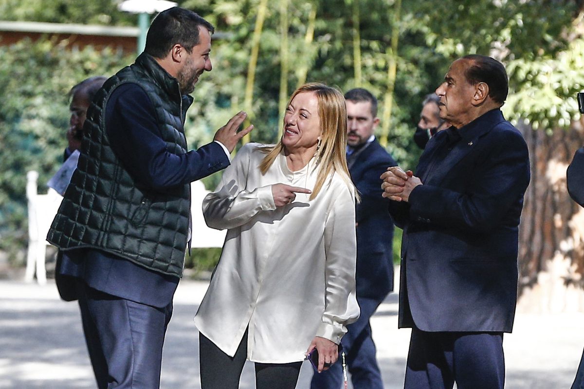 La política italiana rehabilita a Berlusconi