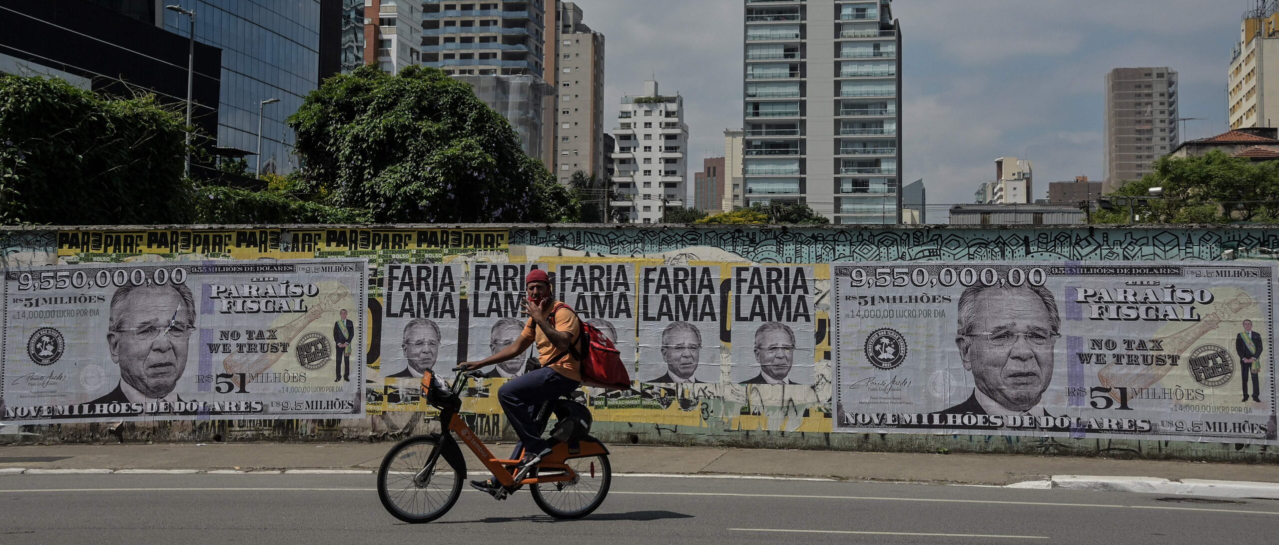 Bolsonaro abandona la austeridad fiscal y pierde a cuatro cargos del ministerio de Economía