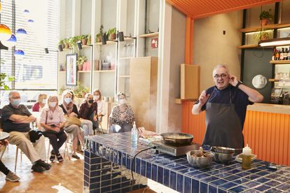 Los contenidos del programa se han complementado con actividades culturales, como por ejemplo las clases magistrales de cocina en la Boquería.