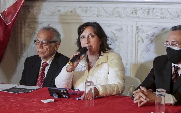 Investigan a vicepresidenta de Perú por presunto lavado de dinero en campañas de su partido
