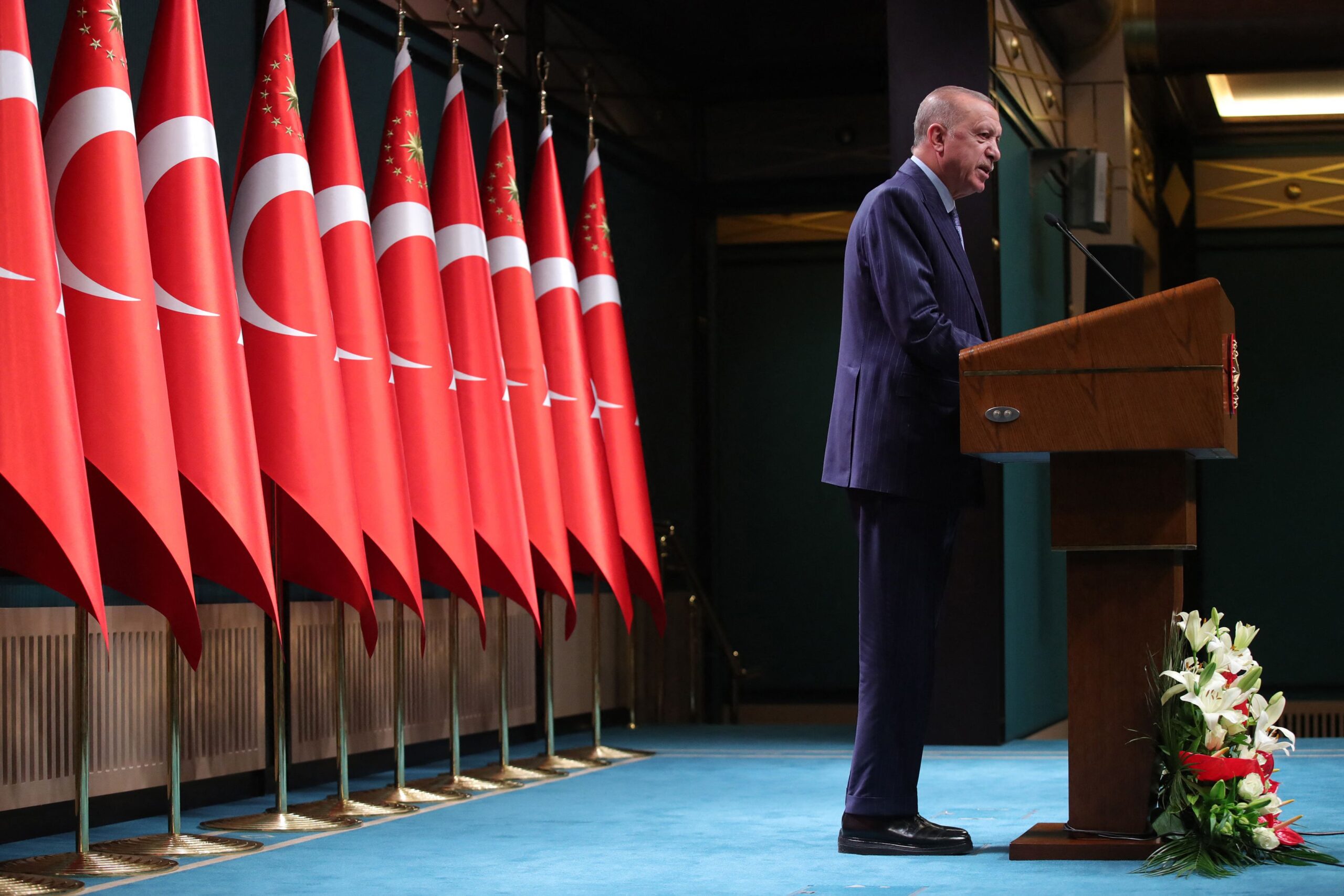 Erdogan evita una crisis con Occidente al dar marcha atrás en la expulsión de embajadores