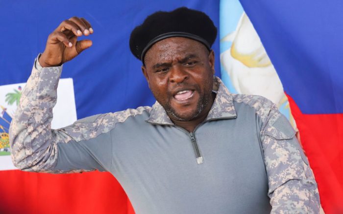 Líder de pandillas en Haití paraliza al país y exige la renuncia del primer ministro