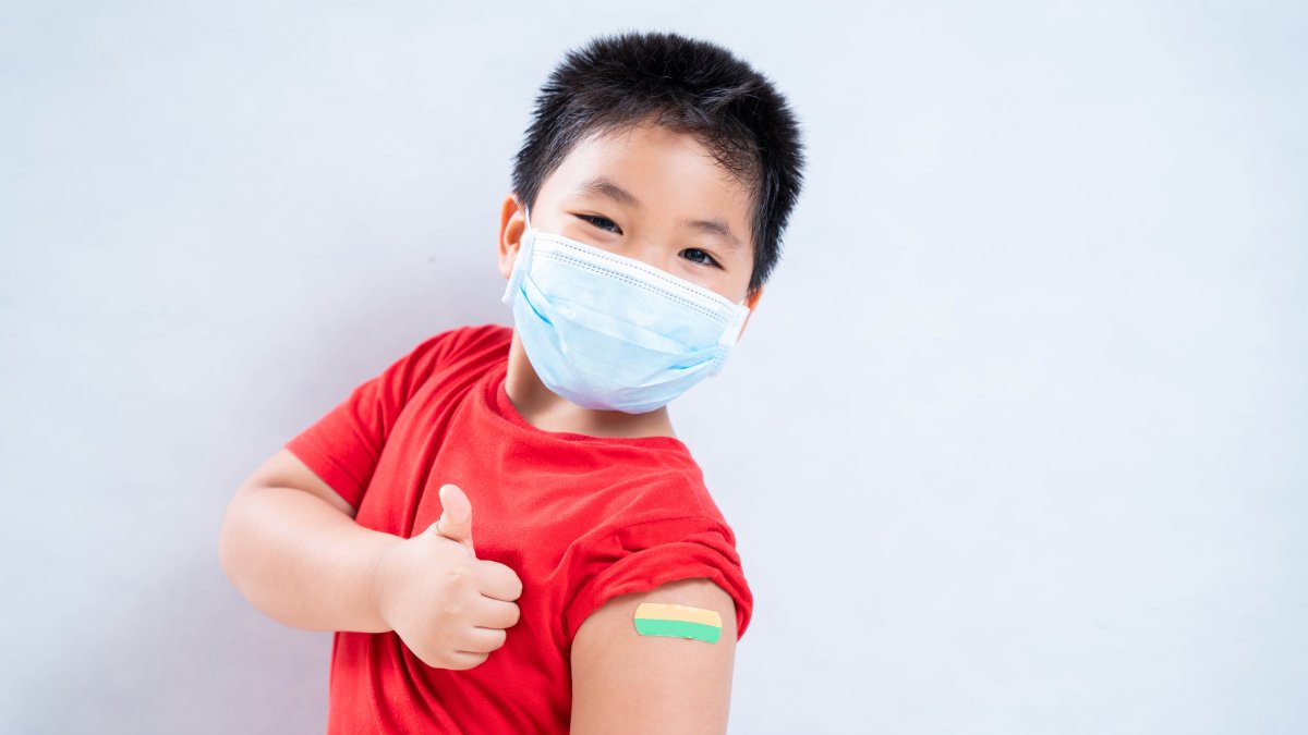 FDA: beneficios de la vacuna contra COVID-19 de Pfizer para niños superan los riesgos