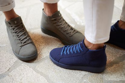 Las nuevas botas están disponibles en cinco colores para mujer –beis, caqui, navy, carbón y chocolate– y en cuatro para hombre: caqui, navy, carbón y chocolate.