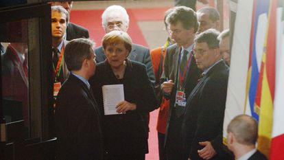 Angela Merkel durante la cumbre europea del 16 de diciembre de 2005. 