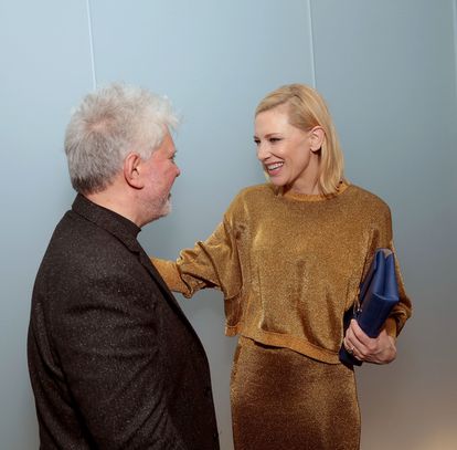 Pedro Almodóvar y Cate Blanchett, en la inauguración de la retrospectiva de Almodóvar en el MoMA en Nueva York en 2016.