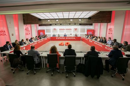 Reunión de la última Ejecutiva del PSOE antes del 40.º Congreso Federal, que se celebrará del 15 al 17 de octubre en Valencia.