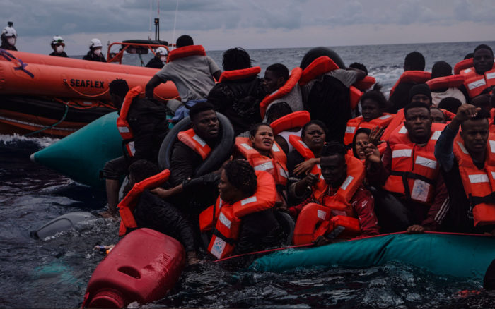 El Sea Watch 3 solicita un puerto seguro para los más de 400 migrantes que lleva a bordo | Video