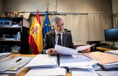 Fernando Grande-Marlaska en su despacho del Ministerio del Interior, el pasado jueves tras la entrevista.