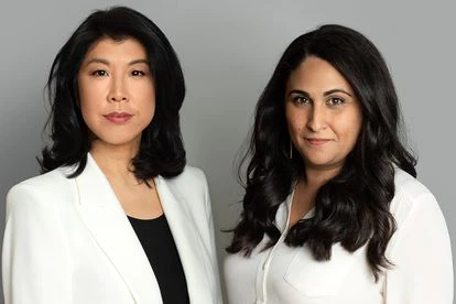 Las periodistas del 'New York Times' Cecilia Kang y Sheera Frenkel, autoras de 'Manipulados'.