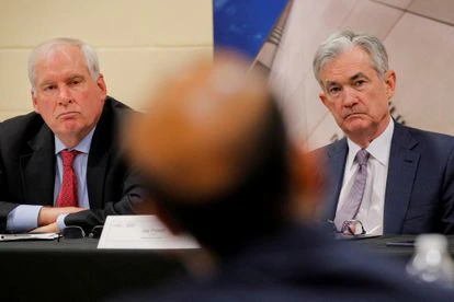 Jerome Powell (derecha) y Eric Rosengren, entonces presidente de la Fed de Boston, en un acto en East Hartford (Connecticut) a finales de 2019.