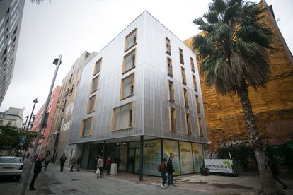 Edificio de viviendas de protección oficial del Ayuntamiento de Barcelona, en una imagen de 2019.