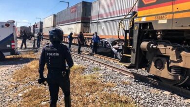 Muere conductor de auto embestido por el tren en Santa María Magdalena, deja en orfandad a tres niños