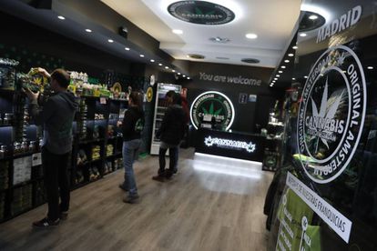 Una tienda de productos relacionados con el cannabis, en Madrid.