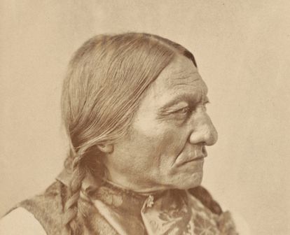 El jefe sioux Toro Sentado, fotografiado hacia 1885.