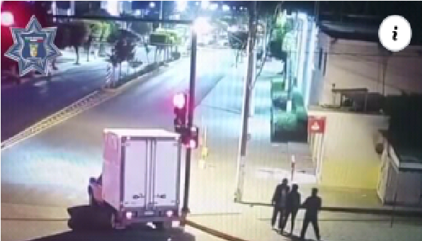 VIDEO: Detienen a pareja, fueron grabados peleando en el centro de Pedro Escobedo